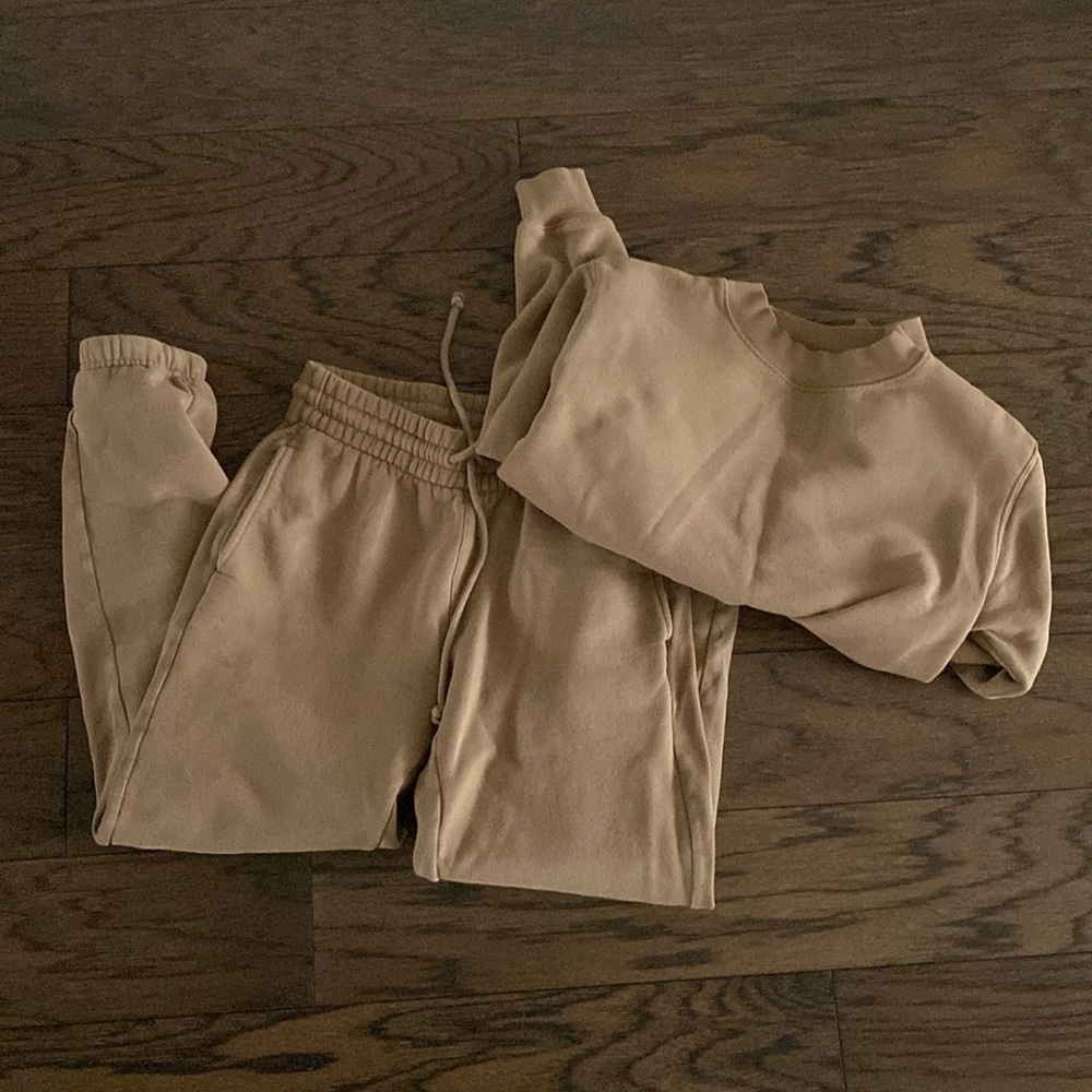 Aritzia CozyAF sweatsuit